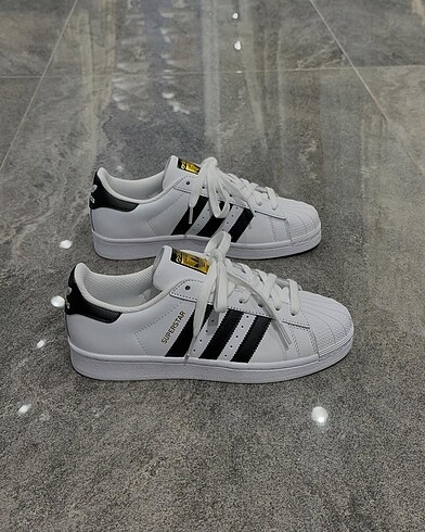 Adidas superstar