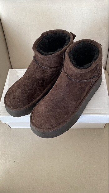 Ugg Ugg bot
