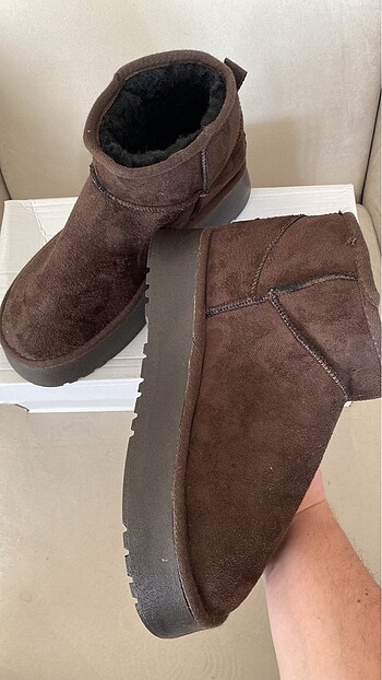 Ugg Ugg bot
