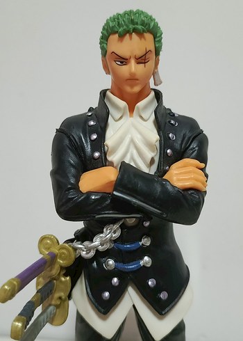 Beden Renk 28 CM Roronoa Zoro Figür One Piece Figür One Piece Zoro Figür