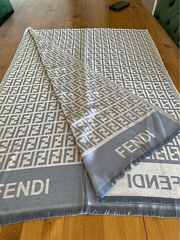 Fendi Fendi kaşmir kumaş şal