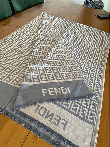 Beden Fendi kaşmir kumaş şal