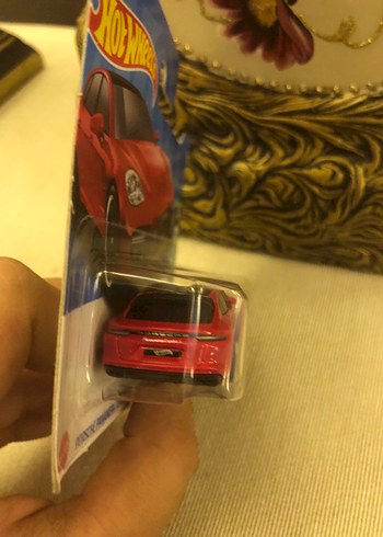 Beden Renk Kırmızı Hot Wheels Porsche Panamera Oyuncak Araba