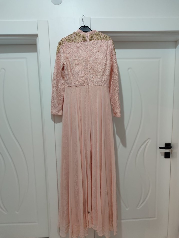 Pembe Dantel İşlemeli Uzun Kol Abiye Elbise - Görsel 2