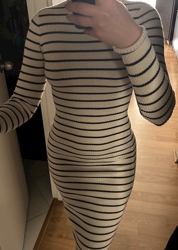 Çizgili Beyaz Gri Triko Midi Elbise - Görsel 3