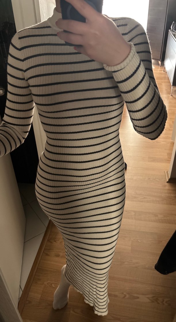 Çizgili Beyaz Gri Triko Midi Elbise - Görsel 2