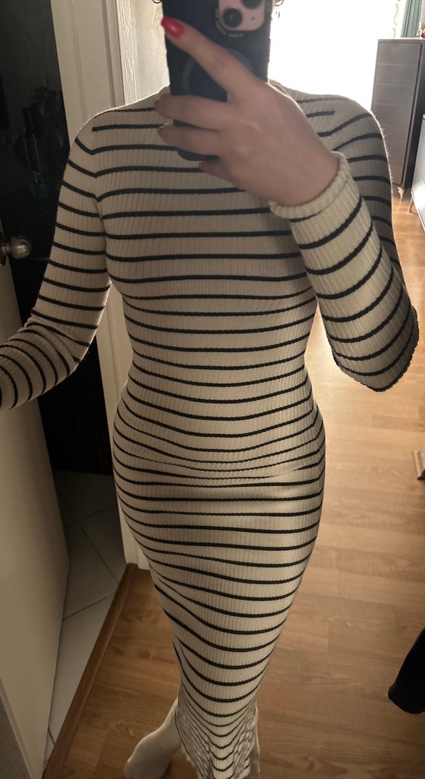 Çizgili Beyaz Gri Triko Midi Elbise - Görsel 3