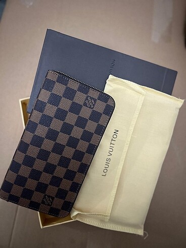  Beden Louis Vuitton Bayan Cüzdan