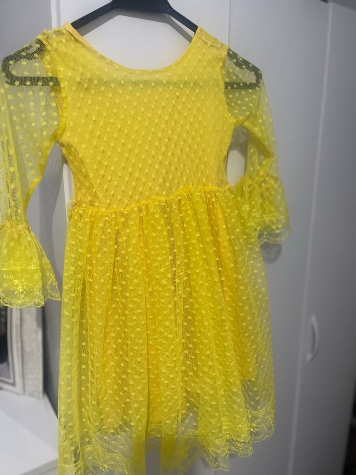 Kız Çocuk Kırmızı ve sarı elbise 4 yaş uyumlu iki elbise - Görsel 2