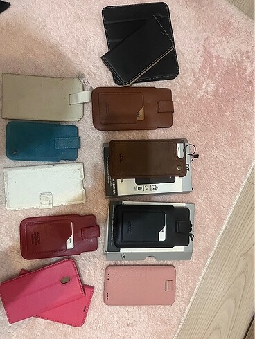 Çeşitli telefon kılıfları