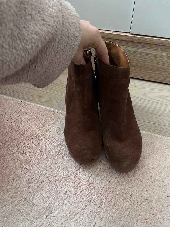 Kahverengi Süet Dolgu Topuklu Kadın Bot - Görsel 4