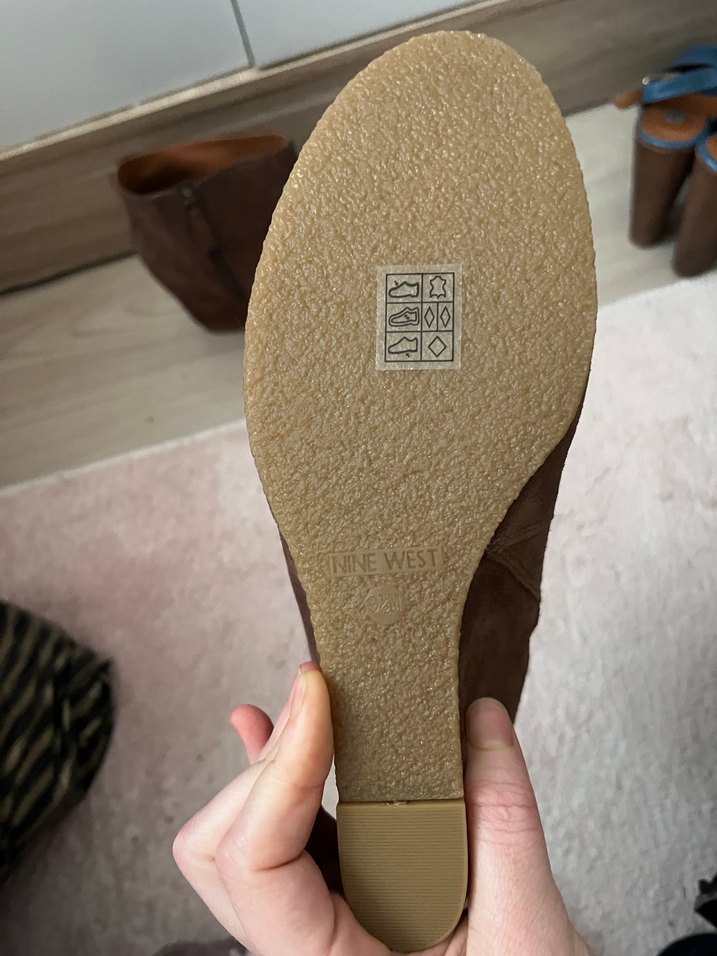 Kahverengi Süet Dolgu Topuklu Kadın Bot - Görsel 3