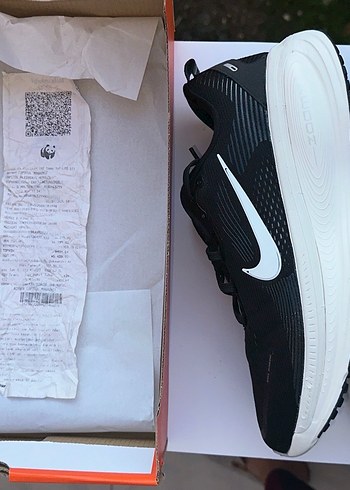 Vomero 18 ZoomX (Siyah-Beyaz 45-Numara) - Görsel 3