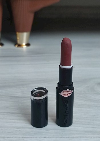 wet n wild bordo ruj