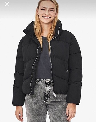 Bershka siyah şişme mont