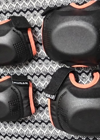 Kahverengi Yılan Desenli Elastik Motosiklet Dizlik - Görsel 3