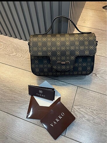 VAKKO ÇAPRAZ MODEL ÇANTA