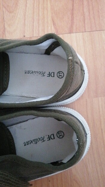 37 Beden haki Renk Convers