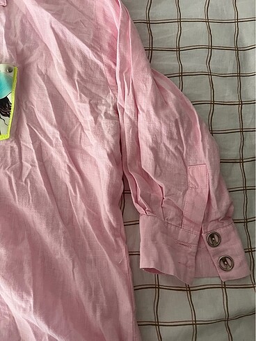 Pembe gömlek
