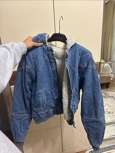 Çok az giyildi herhangi bir kusuru yoktur koton