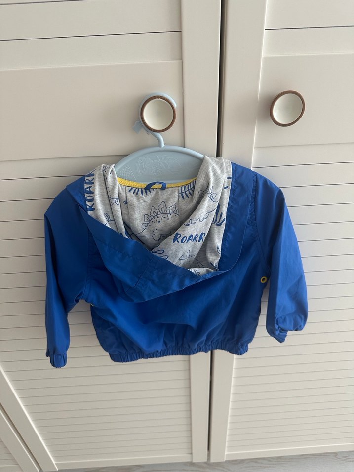 Mavi Erkek Çocuk Düğmeli Yağmurluk - Görsel 2