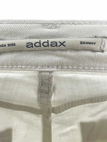 27 Beden beyaz Renk Addax Jean / Kot %70 İndirimli.