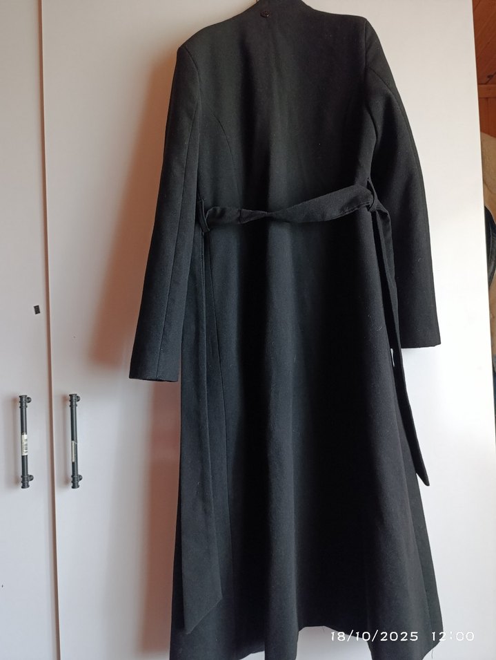 Siyah Süet Kemerli Uzun Goth Kadın Kaban - Görsel 3