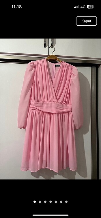 Pembe elbise