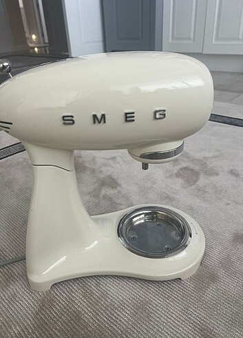 AZ KULLANILMIŞ SMEG HAMUR MAKİNESİ 