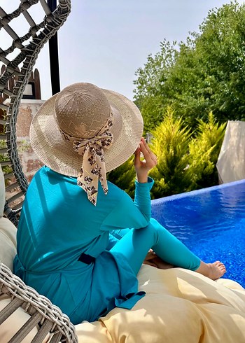 Mavi Bohem Uzun ve Salaş Kadın tesettür haşema