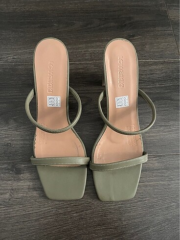 Zara Haki renk topuklu sandalet / ayakkabı / terlik