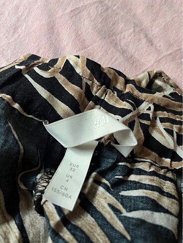 xs Beden siyah Renk H&M MİNİ ŞORT