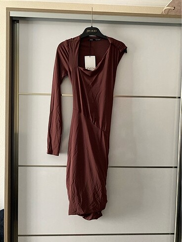 Zara pencere detaylı elbise