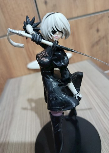 Kılıçlı Siyah Anime Figürü - 17 cm