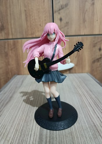 Pembe Saçlı Gitar Çalan Anime Figürü - 15 cm