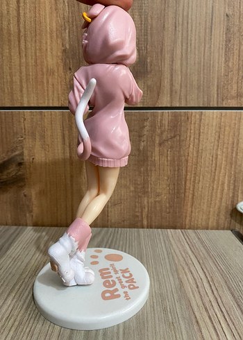 Beden Pastel Pembe Kedi Kostümlü Anime Figür - 18 cm
