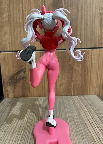 Beden Pembe Renkli Anime Figür - 19 cm