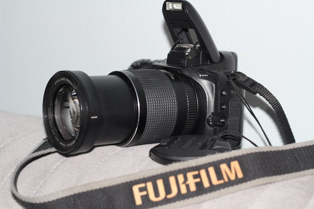 Finepix S200exr Yeni gibi - Görsel 2