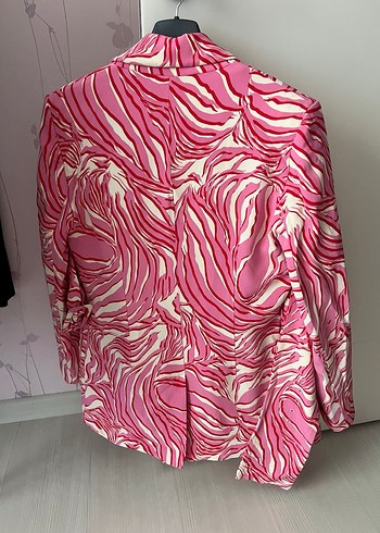 IPEKYOL Pembe Batik Desenli Kısa Blazer ceket takım - Görsel 5