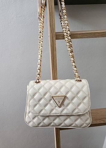 Guess Mango Pierrecardin Armine