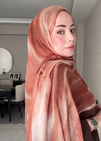 Armine Seftali Pembe İpeksi Sal Hafif Ve Sik
