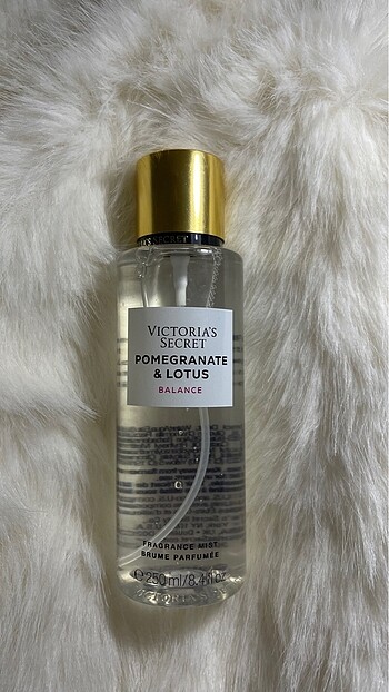 Victoria?s Secret Pomegranate & Lotus Body Mist