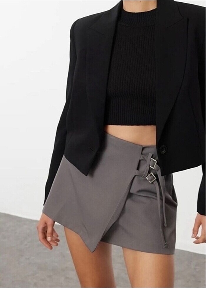 Milla gri etek şortlu - Görsel 2