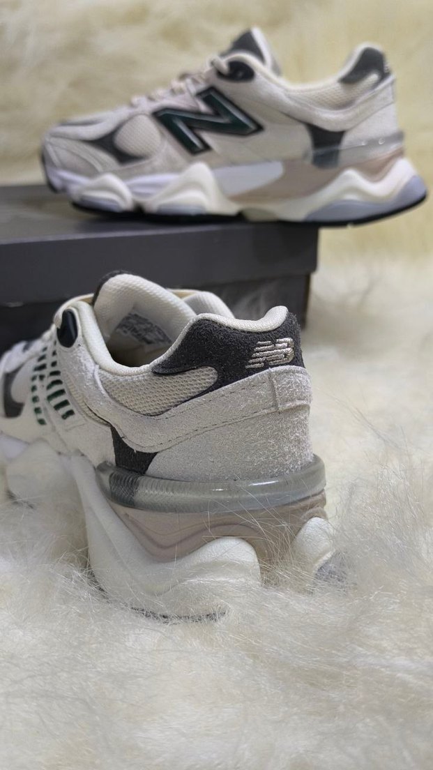 New Balance Beyaz Gri Zebra Desenli Kadın Spor Ayakkabı - Görsel 3