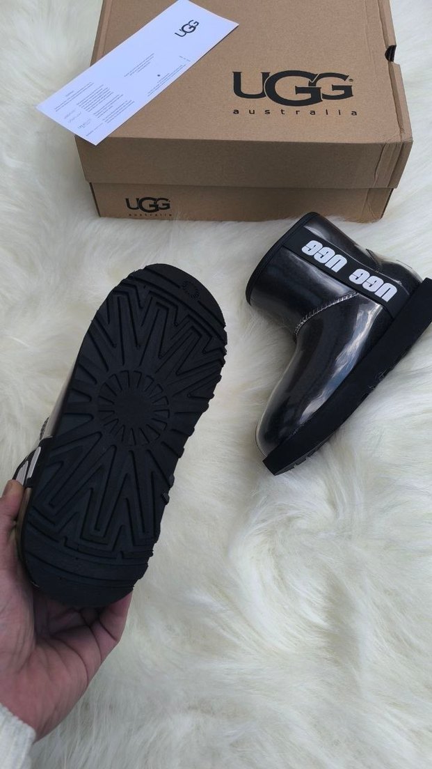 UGG Siyah Parlak Blok Topuklu Kadın Bot - Görsel 3