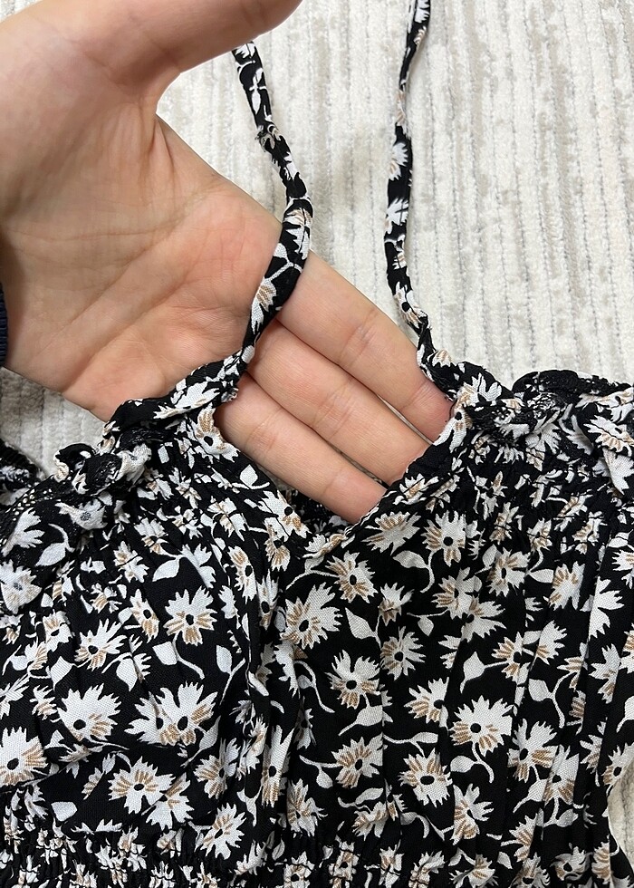 Çiçekli Elbise - Görsel 3