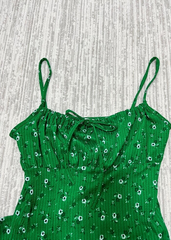 Çiçekli Elbise - Görsel 4