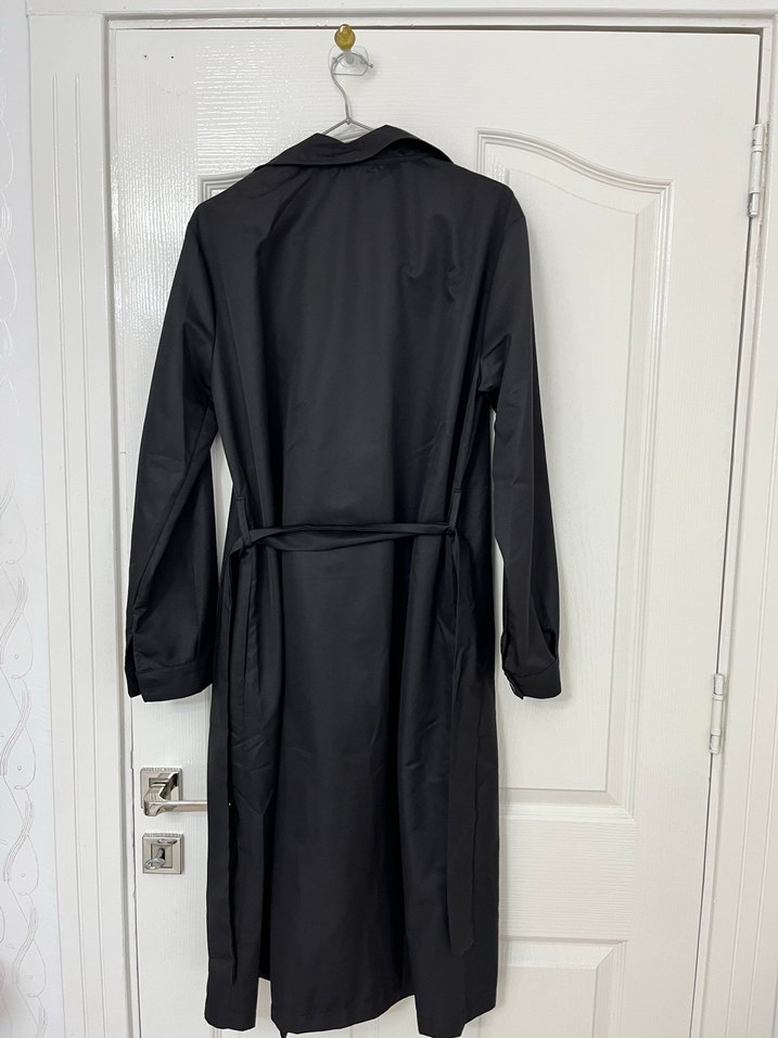 Kadın Siyah Uzun Kemerli Trençkot - Görsel 4