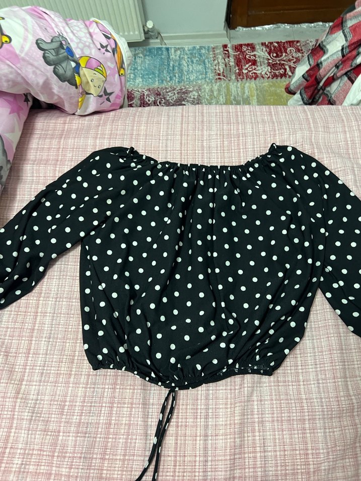 Düğmeli Siyah Beyaz Puantiyeli Bluz - Görsel 4