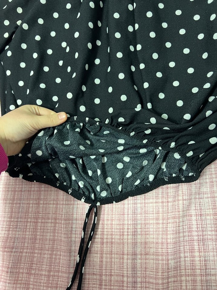 Düğmeli Siyah Beyaz Puantiyeli Bluz - Görsel 2